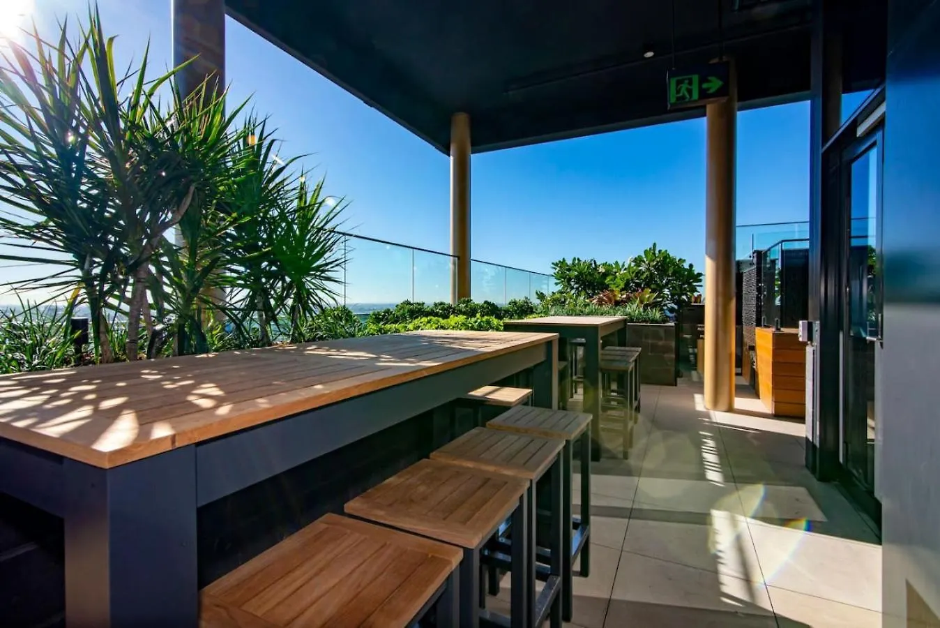 2Br Luxury Retreat With Rooftop Pool Access Brisbane Appartement