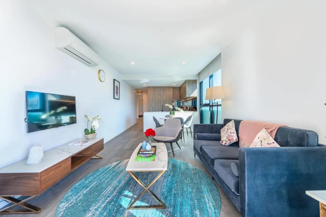 2Br Luxury Retreat With Rooftop Pool Access Brisbane